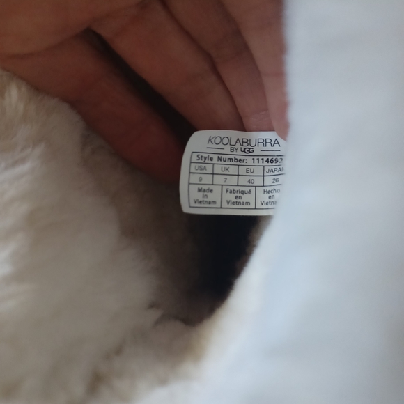 UGGs Koolaburra Dezi Tan suede boot size 9. Excellent like New condition - Picture 11 of 14